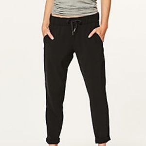 Lululemon - On the fly 7/8 pant woven - 4